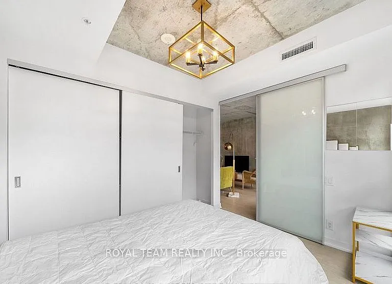 39 Brant St #815 — Photo 13