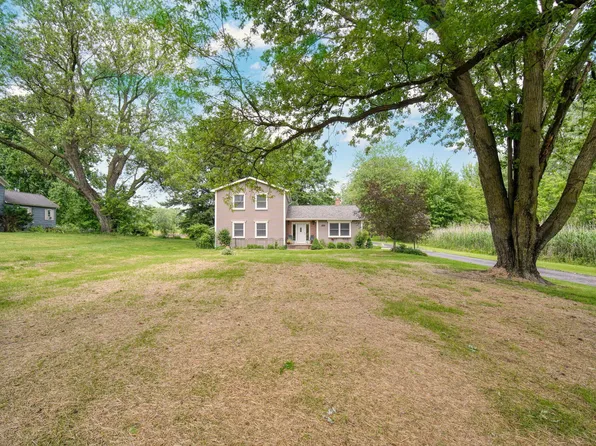 2300 Oakville Waltz Rd, New Boston, MI 48164