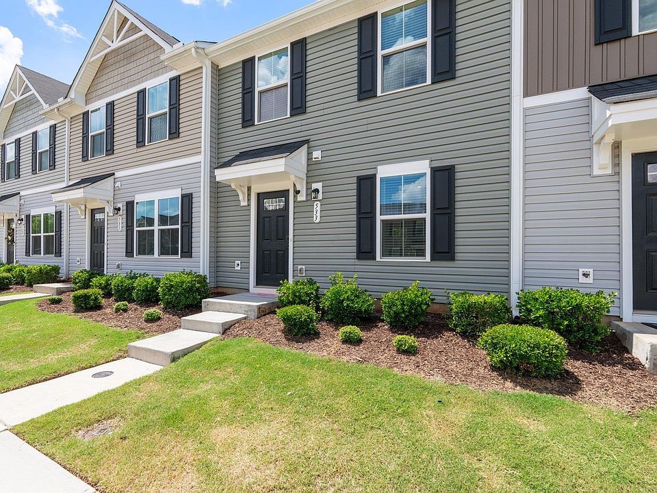 1st image of 533 Hampton Townes Dr
