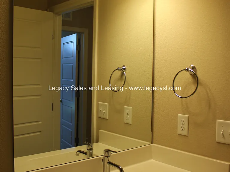 17614 E 45th Pl — Photo 5