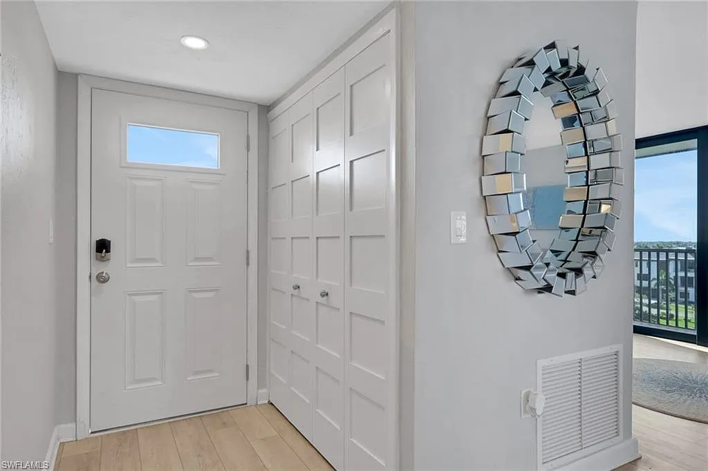 3 bed, 2.0 bath, 1594 sqft, $20,000 — Photo 2