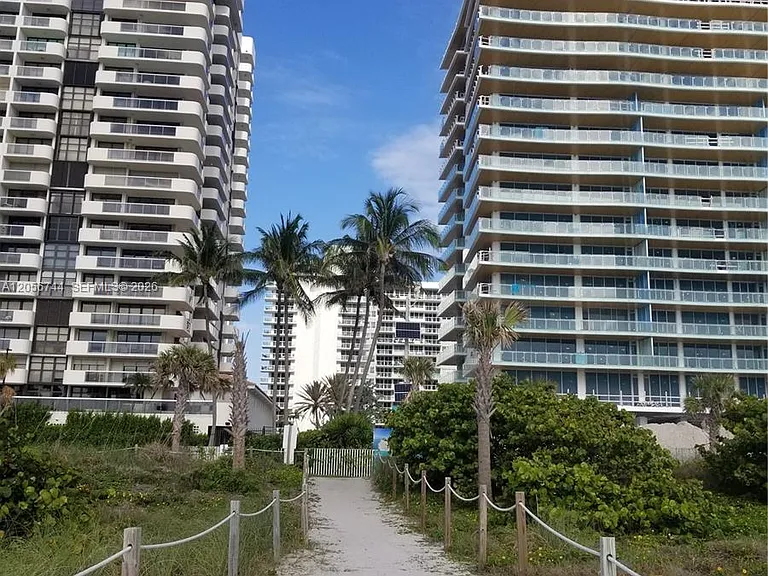 5825 Collins Ave #9C — Photo 30