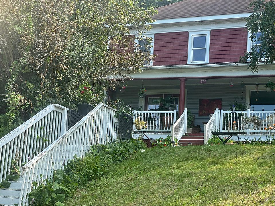 1st image of 591 E 7th St