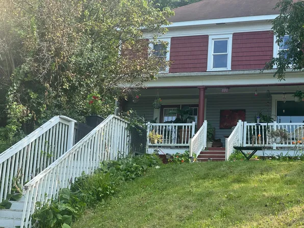 591 E 7th St, Red Wing, MN 55066