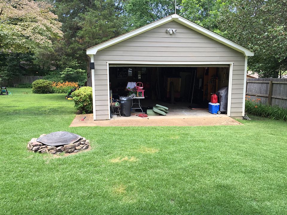 2nd image of 2541 Hacks Cross Rd