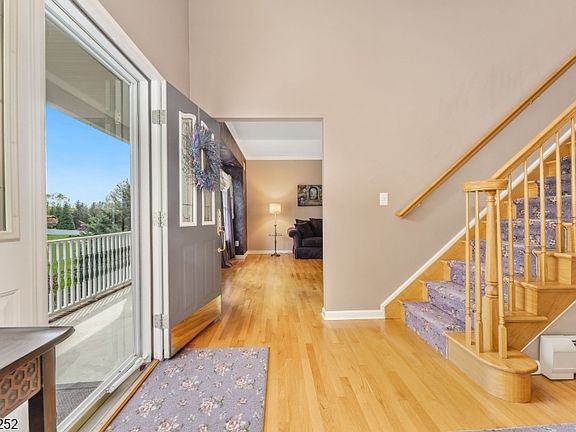 3rd image of 42 Southgate Dr