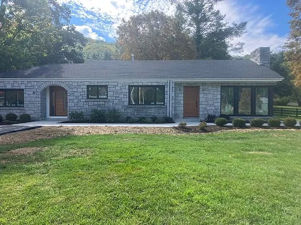 128 Lecka Ln, Banner Elk, NC 28604