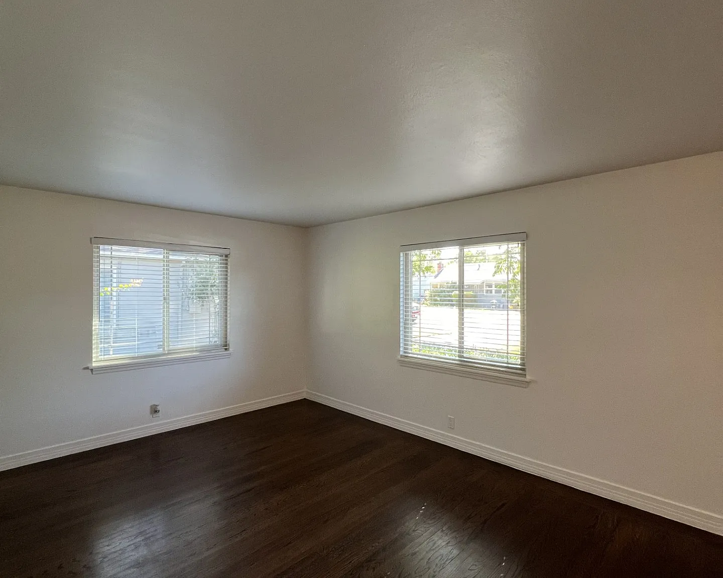 2 bed, 1000 sqft, $2,025 — Photo 4