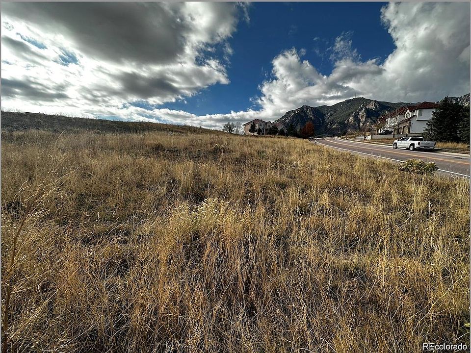 2nd image of 4755 Broadmoor Bluffs Drive