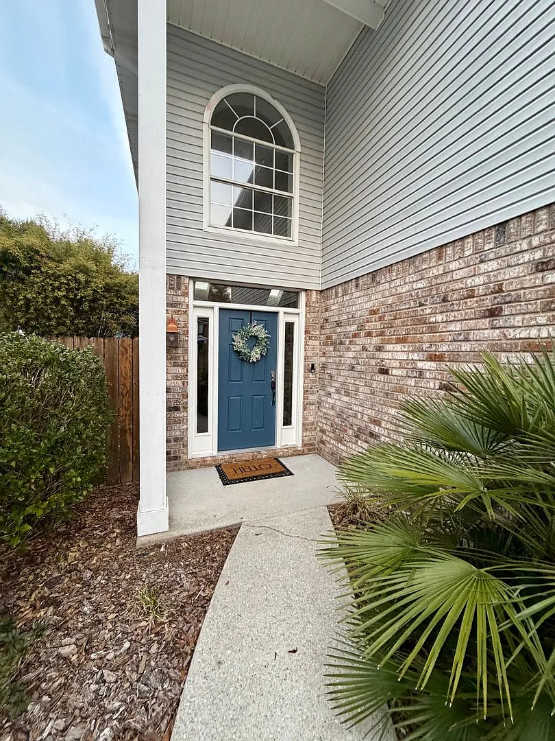 Perfect Home in Spanish Trail Area--Close to Everything — Photo 3
