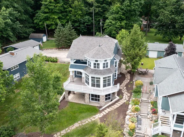 60757 Beechwood Ln, Cassopolis, MI 49031