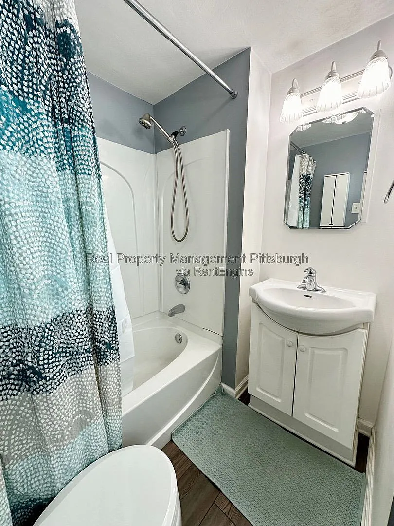 2 bed, 1.0 bath, 1276 sqft, $1,250 — Photo 2