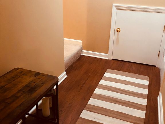 Midroom & Storage Entrance 
