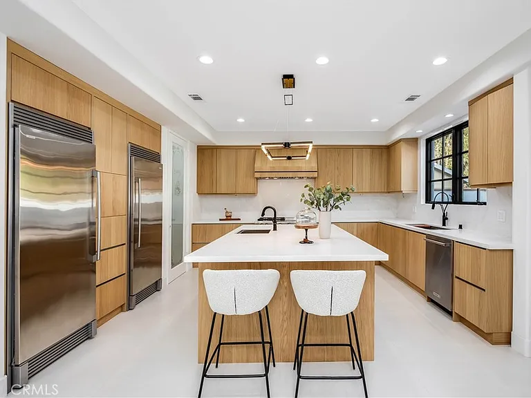 4906 Rubio Ave — Photo 24