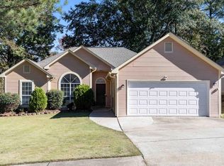 162 Saint Charles Dr, Helena, AL 35080