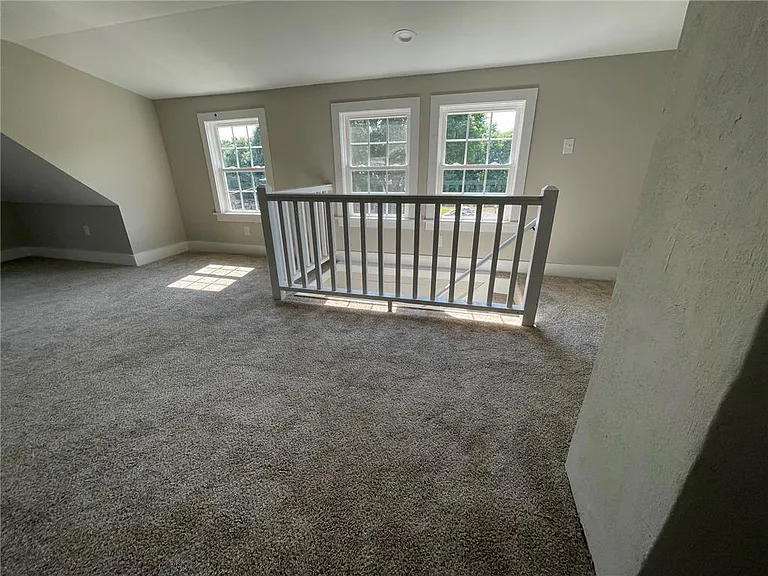 227 Kichline Ave — Photo 9