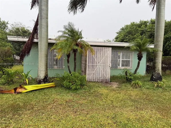 215 NW 3rd Ave, Florida City, FL 33034