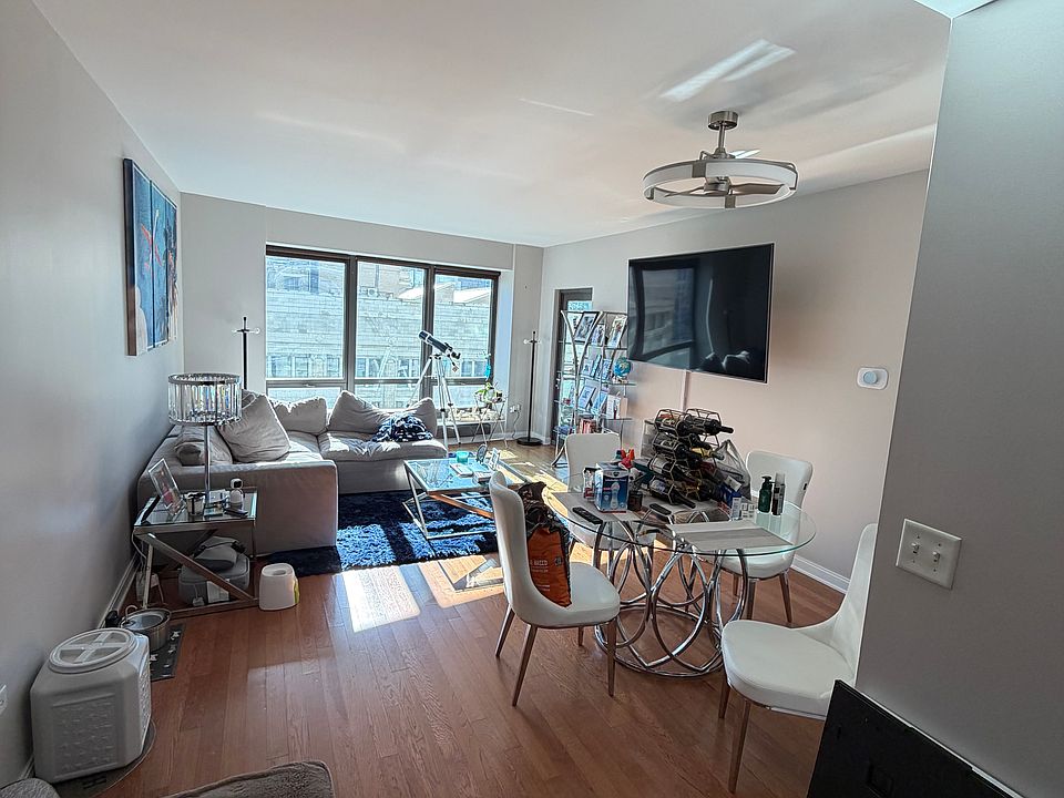 1st image of 130 N Garland Ct APT 1906