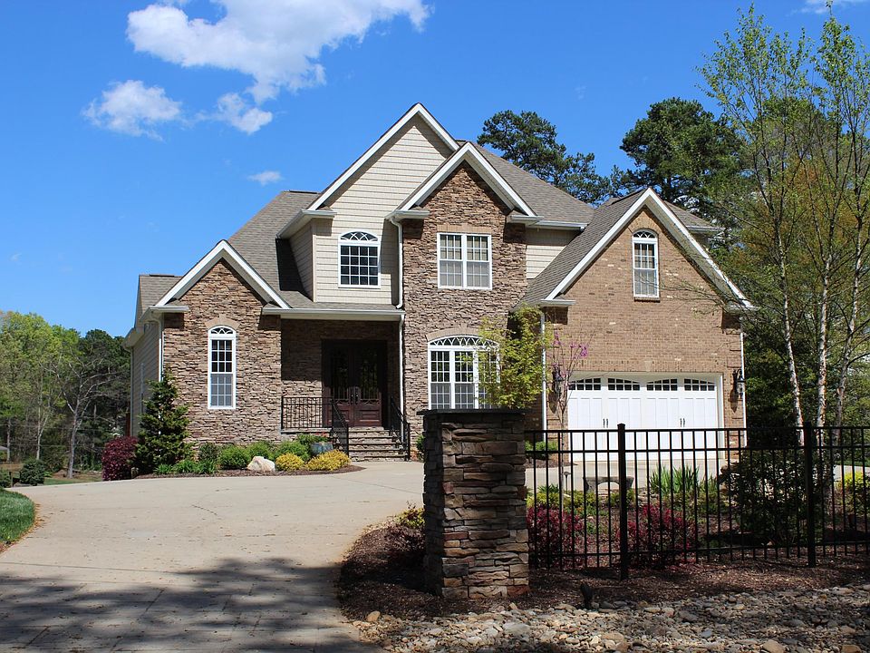 1st image of 4552 Giles Ave