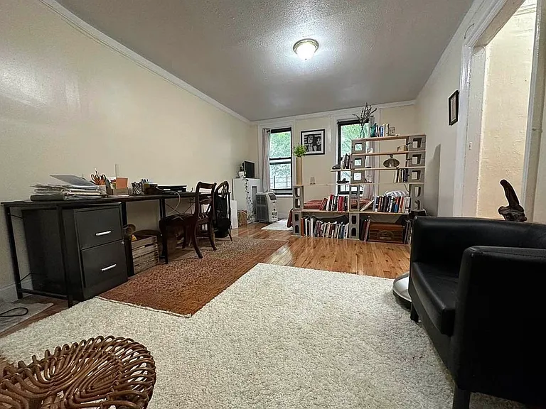 560 Audubon Ave #1R — Photo 3
