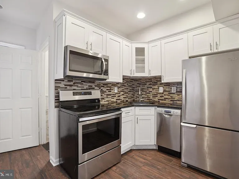 2241 Prout St SE — Photo 7