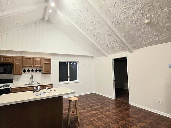 4th image of 55 Cottage Pl #B