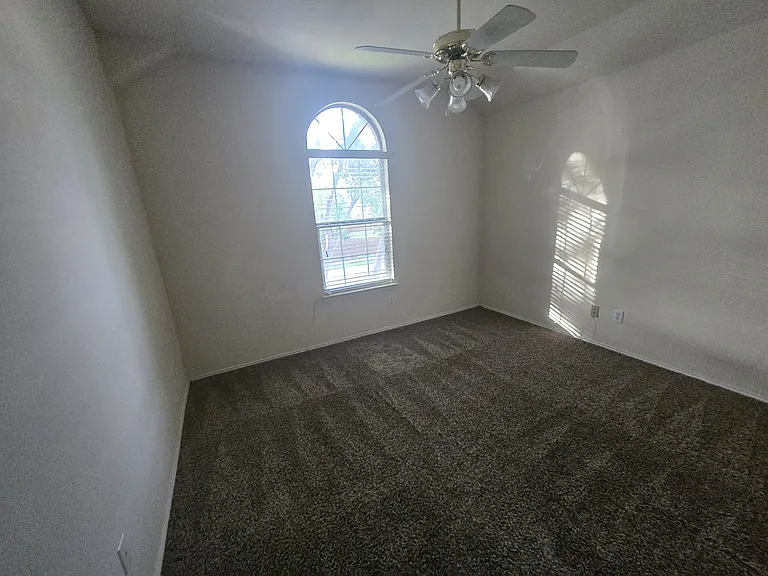 8405 Luzerne Dr — Photo 15