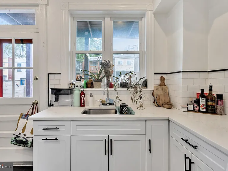 48 Q St NE #A — Photo 6