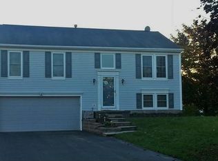 2 Constitution Cir, Rochester, NY 14624
