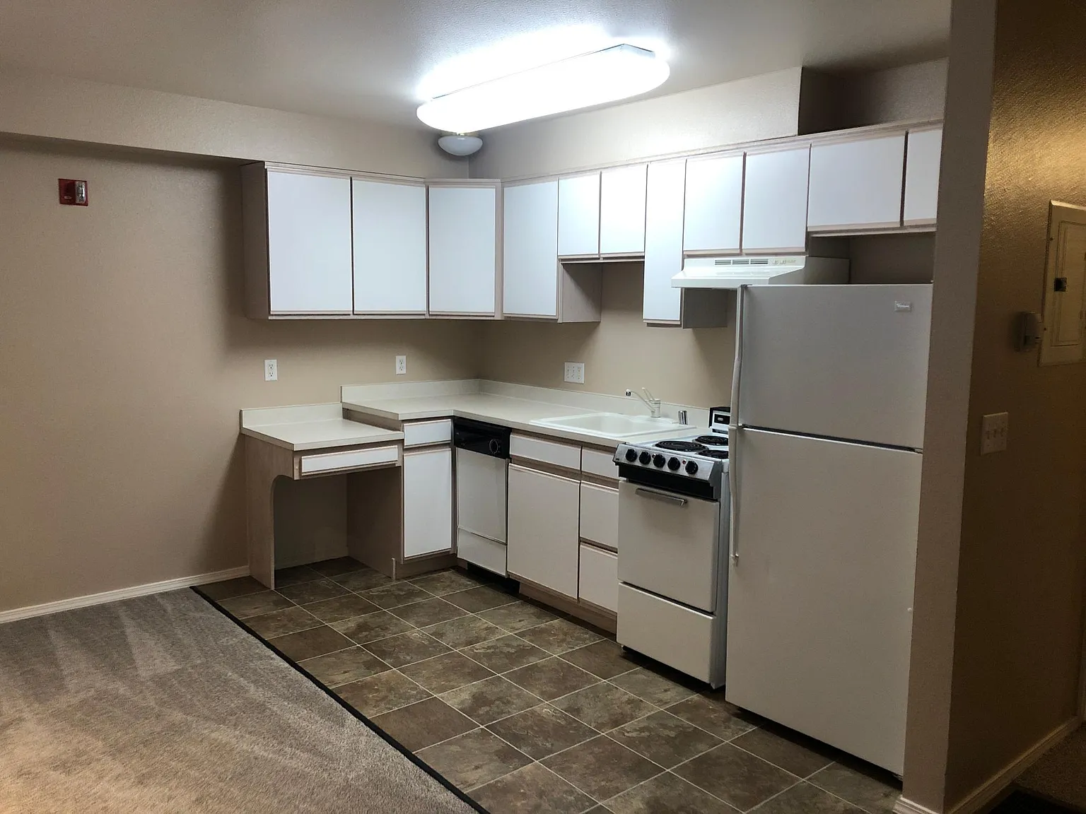 Studio, 488 sqft, $1,000 — Photo 3