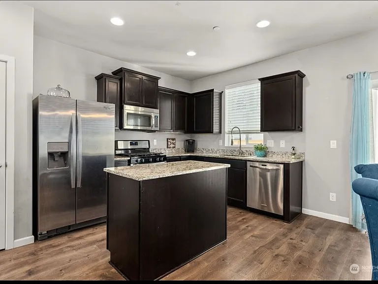 1901 Hudson St NW — Photo 4