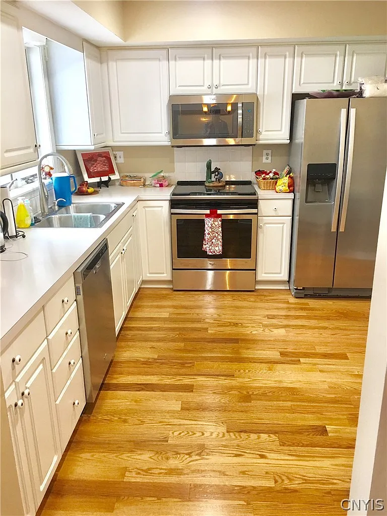 2 bed, 1.5 bath, 1632 sqft, $3,100 — Photo 3