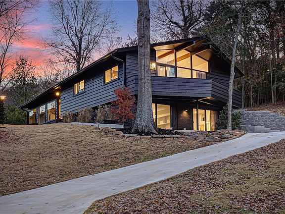2nd image of 1156 E Lakefront Dr