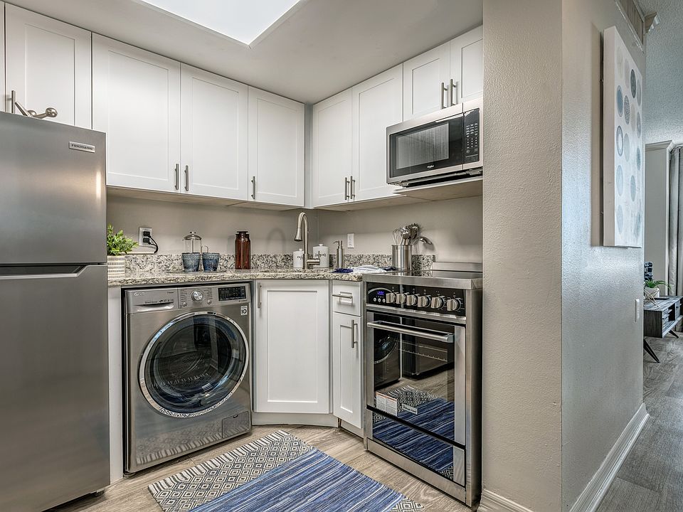 The Indigo |Clearwater, FL | 1 Bedroom Kitchen
