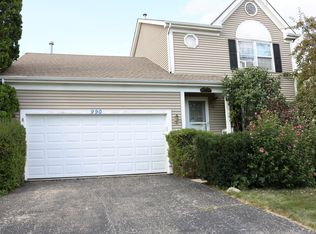 990 Whitehall Way, Crystal Lake, IL 60014