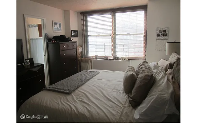 Rented by Douglas Elliman | media 35