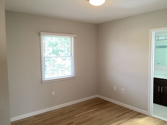 2nd image of 1017 Elkgrove Ave APT 1