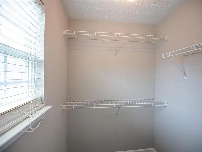649 Kenridge Dr — Photo 24