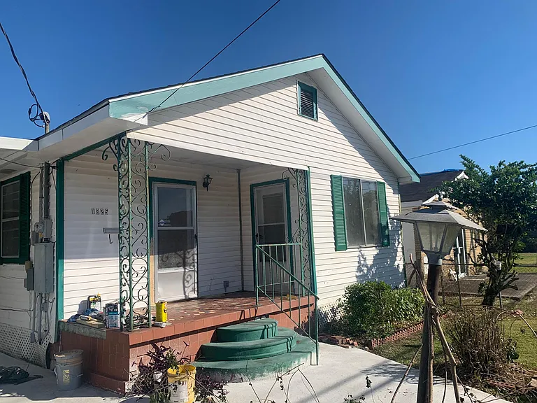 1825 Pailet Ave — Photo 2
