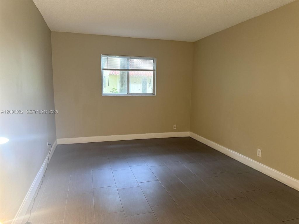 257 S Cypress Rd APT 416, photo 8