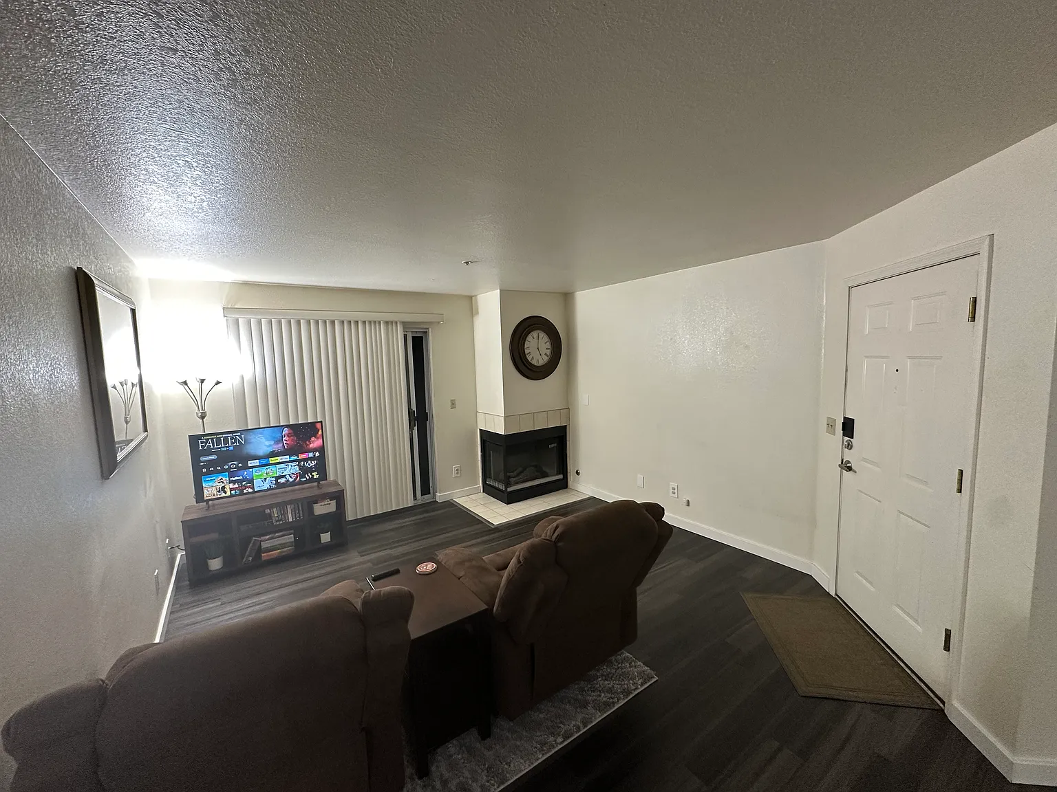 2 bed, 890 sqft, $1,450 — Photo 3