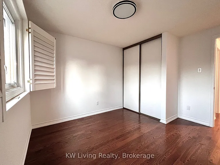92 Breckonwood Cres — Photo 25
