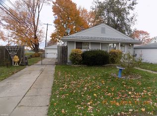 420 Gallup Ave, Mount Clemens, MI 48043
