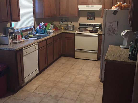 5th image of 79 Eleanor Ave