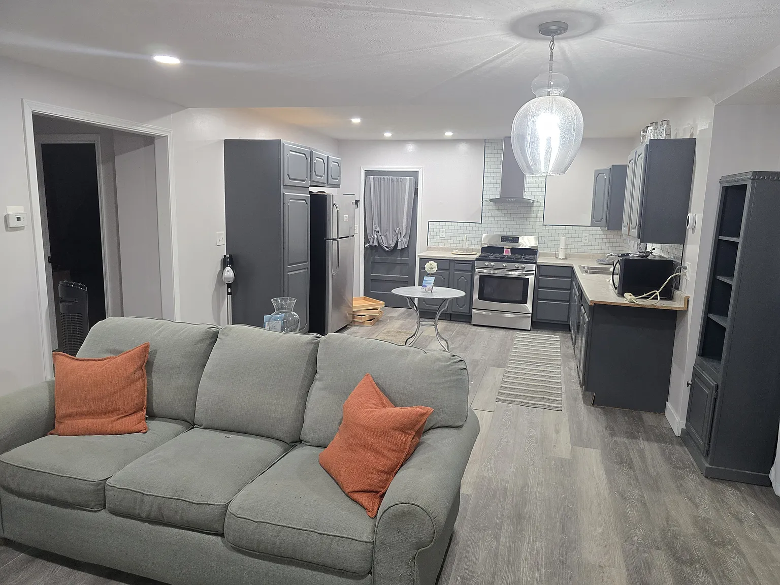 2 bed, 942 sqft, $975 — Photo 1