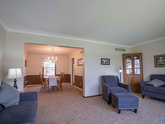 5th image of 612 Lorraine Ave