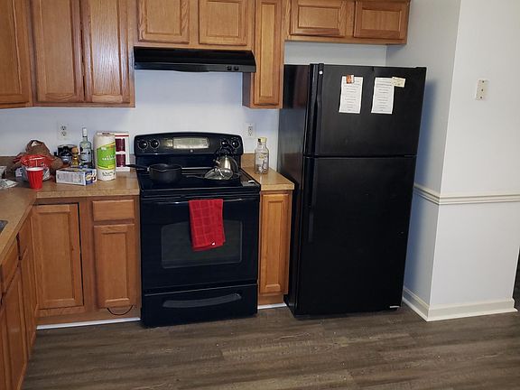 Large eat in kitchen.