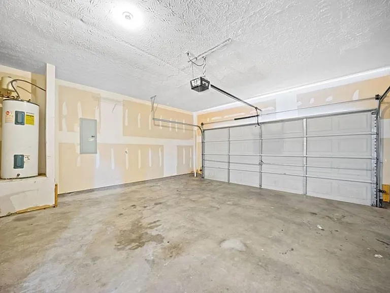 3050 Raven Trce — Photo 20