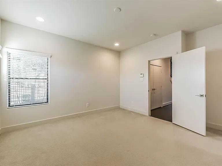 3206 N Macgregor Way #A — Photo 6