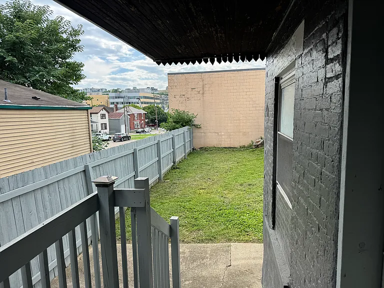 1031 Lee St — Photo 13